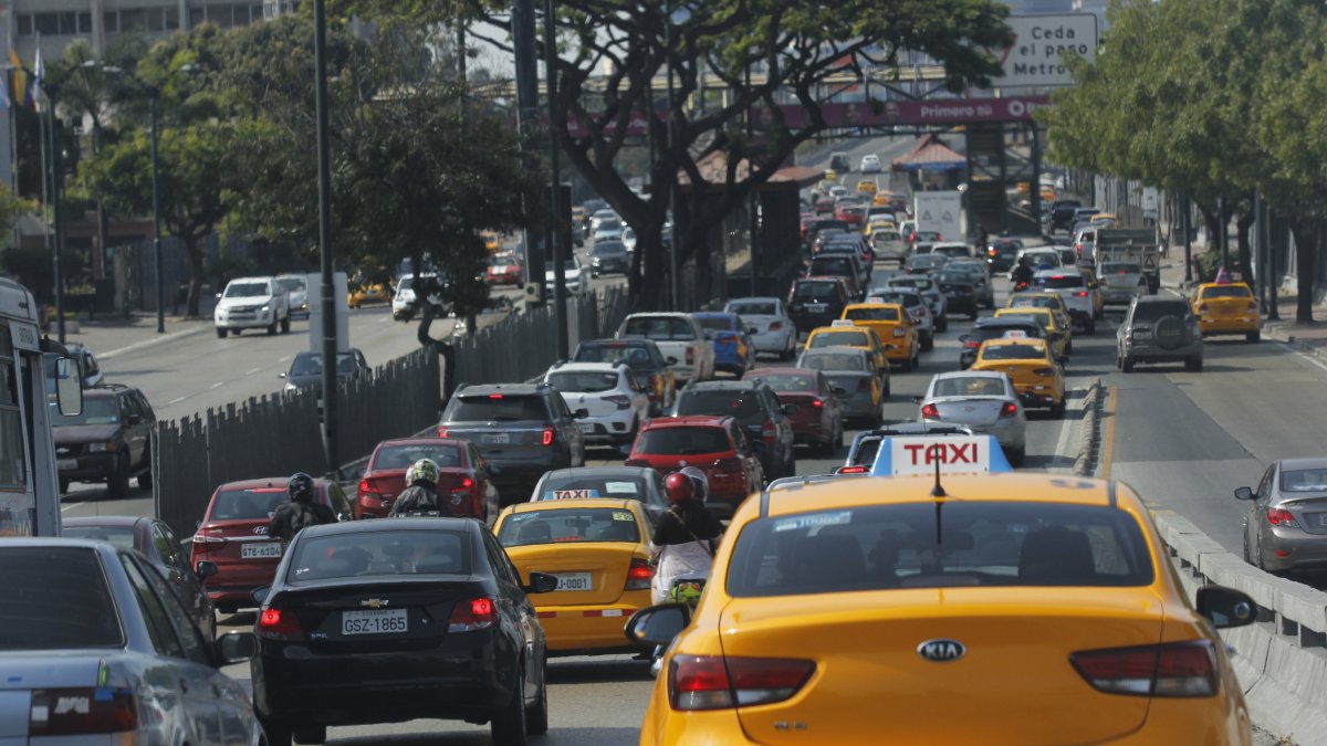 En horas de la tarde el tráfico fue muy intenso en la avenida de Las Américas