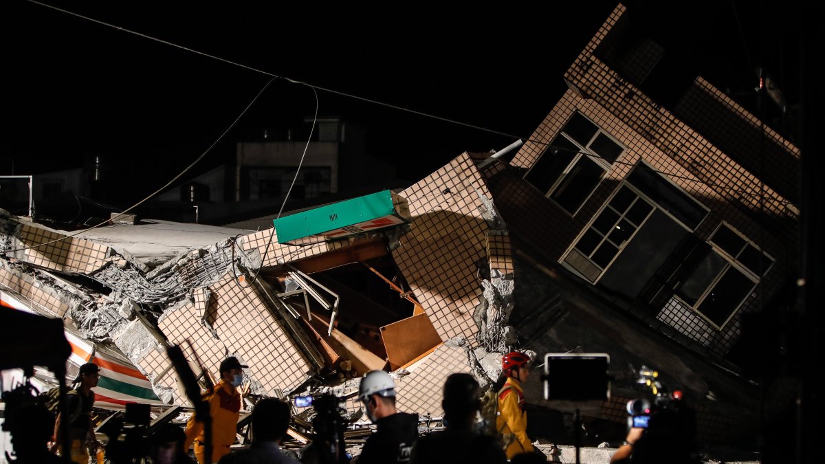 arias estructuras colapsaron debido al fuerte sismo registrado.