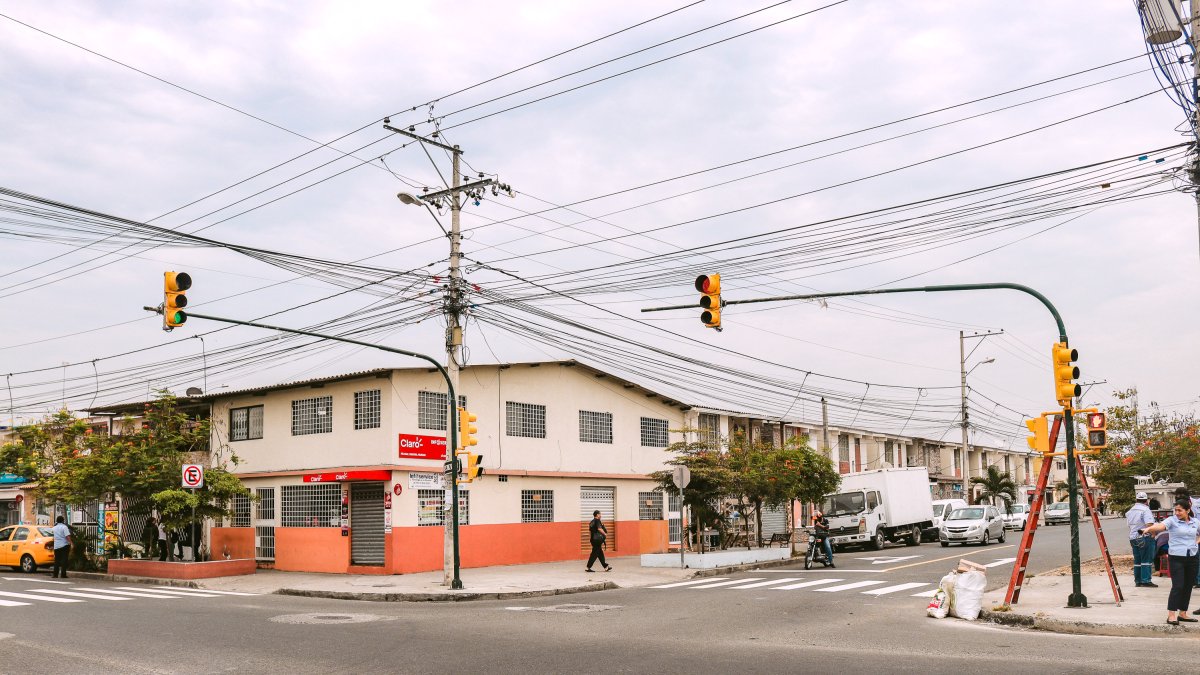 Instalación. Los semáforos se colocaron este fin de semana.