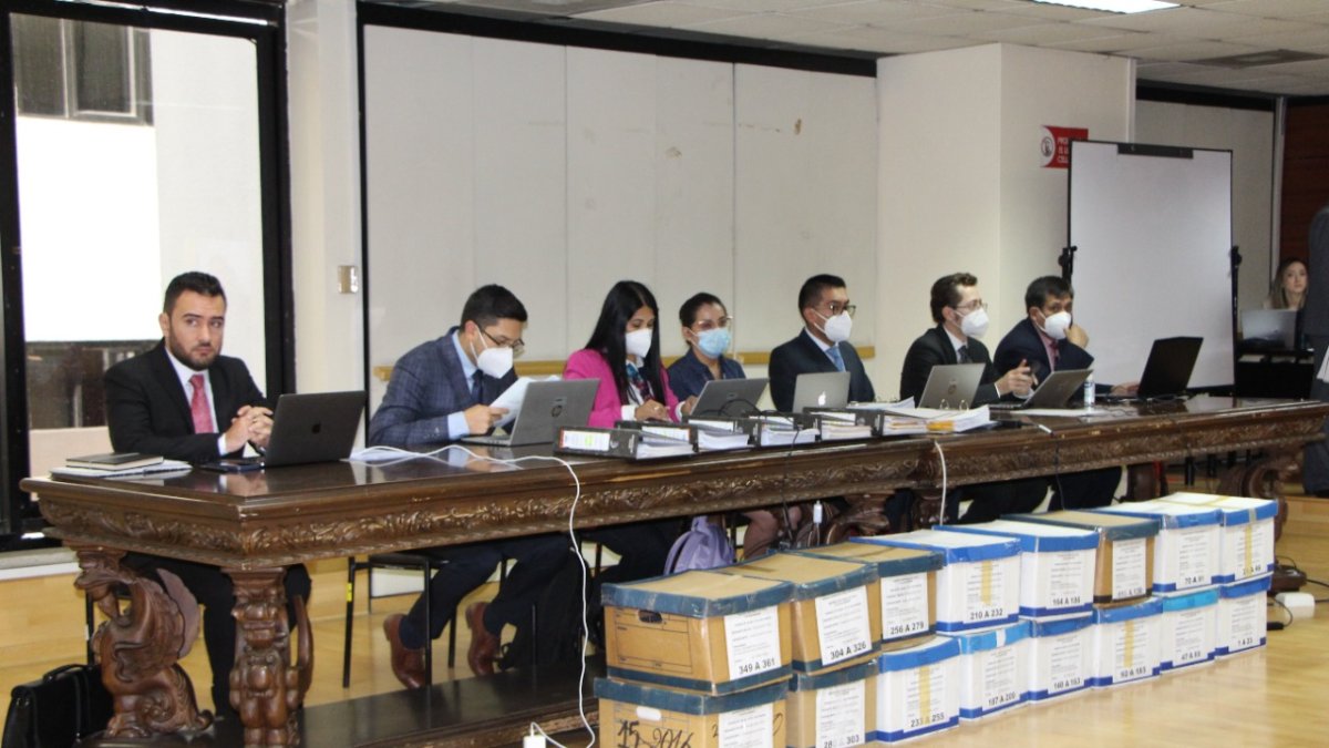 Audiencia. El expediente del caso fue llevado a la sala de audiencias de la Corte.