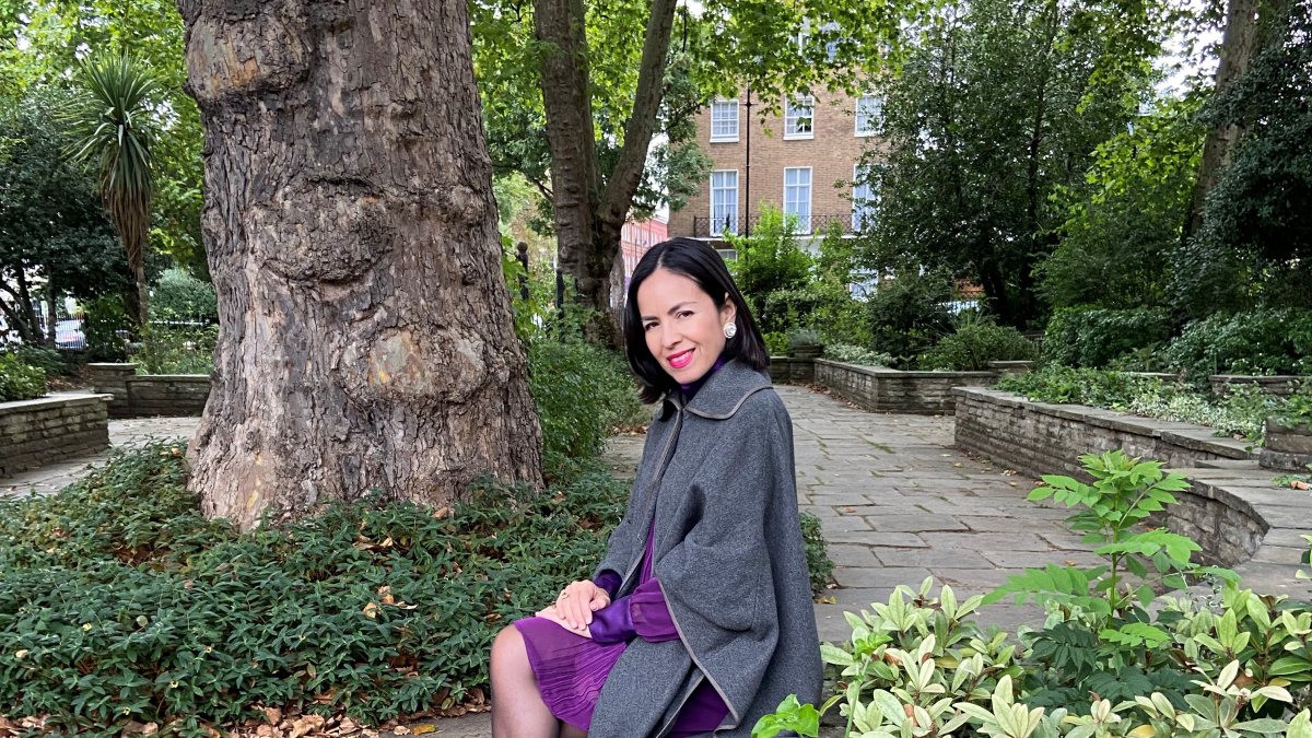 La periodista, nacida en Manta, radicó por más de diez años en Londres.