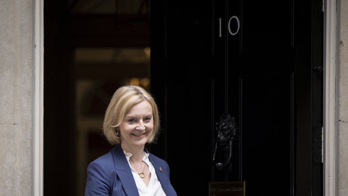 Liz Truss, primera Ministra del Reino Unido, comienza sus reuniones internacionales. EFE