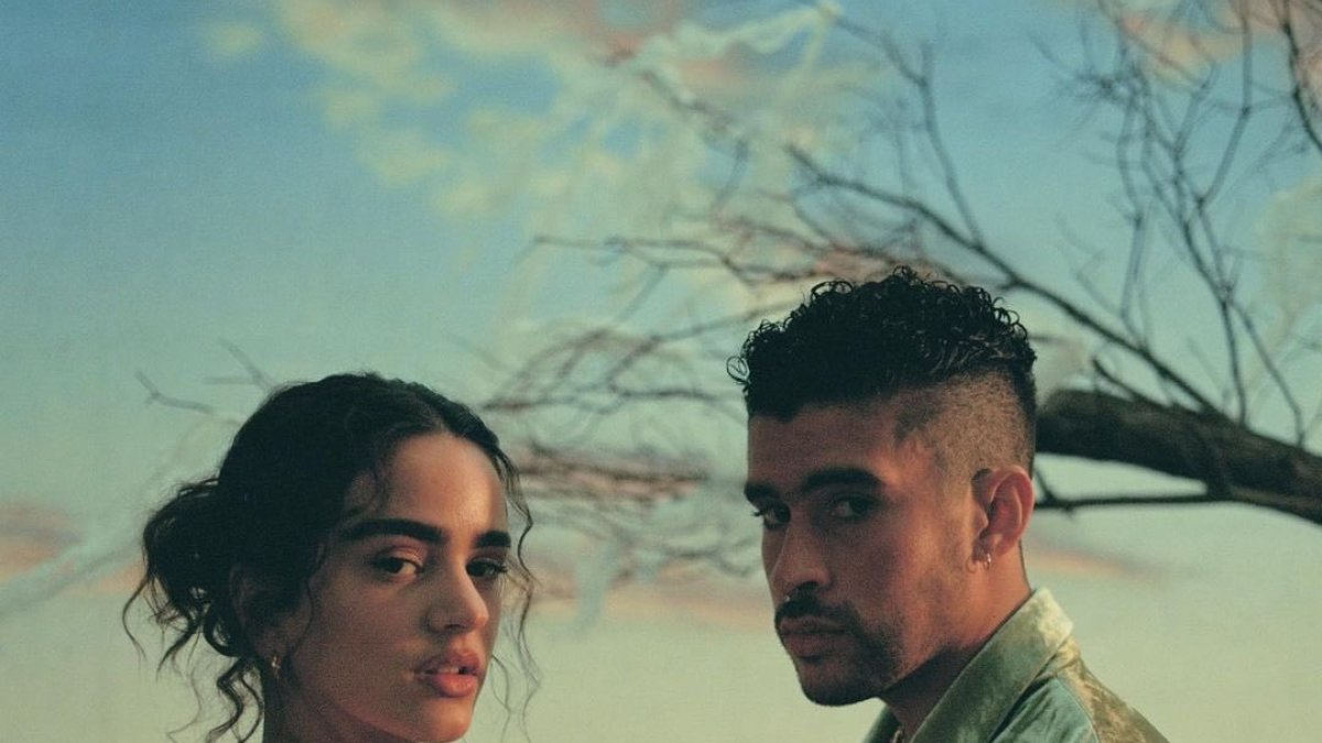 La catalana Rosalía y el puertorriqueño Bad Bunny en el set de grabación del videoclip 'La noche de anoche'
