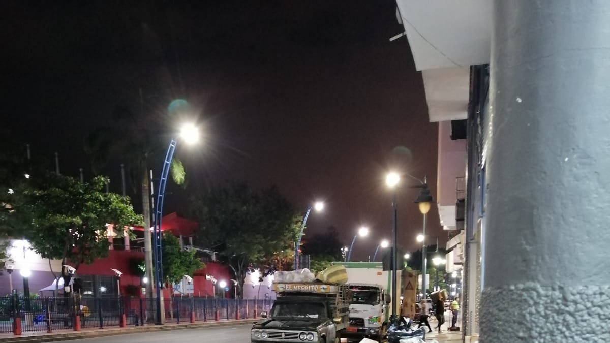 Estado. Diferentes tramos de las aceras permanecen con desperdicios.