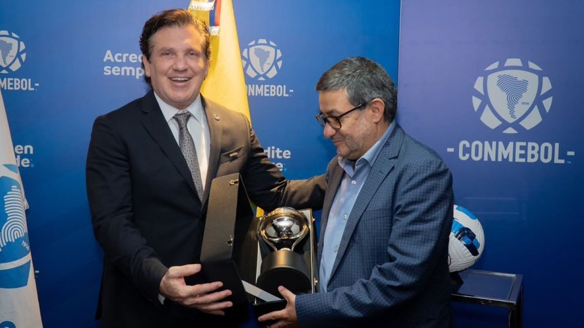 Videos que se viralizaron en redes sociales recogen los supuestos festejos con música y fuegos artificiales que se habrían realizado dentro de las instalaciones de la Cárcel Regional Guayas, la noche del martes 20 de septiembre. El SNAI remueve a tres directores. Más detalles: