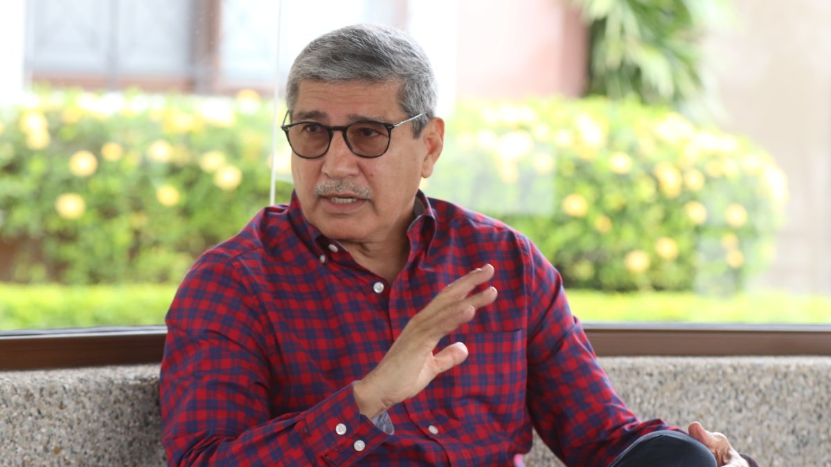 Sanmiguel es además capitán de Navío de Estado Mayor Conjunto en Servicio Pasivo.