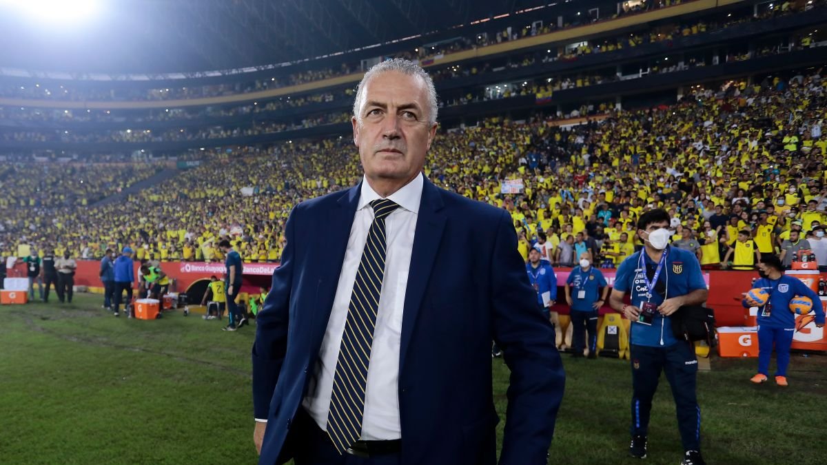 Gustavo Alfaro no le cierra la puerta a ningún futbolista ecuatoriano
