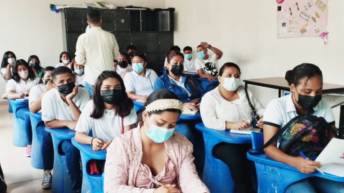 El aprendizaje de los estudiantes será en las aulas de clases del colegio y de las empresas que apoyan este programa.