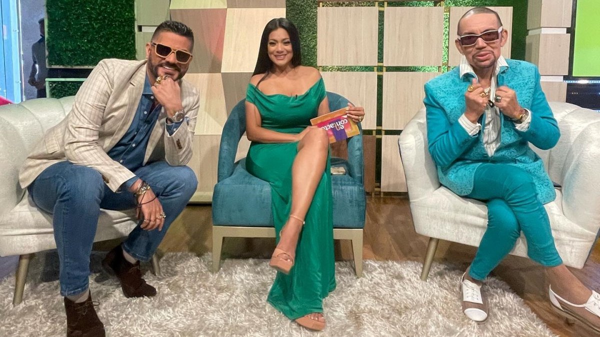 Nino Touma y Luis Tippán con Dora.