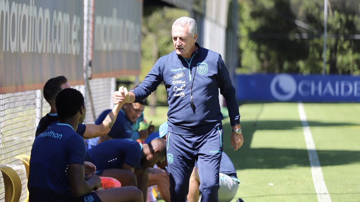 El seleccionador nacional, Gustavo Alfaro, dispondrá de nueve jugadores desde este lunes 24 de octubre de 2022