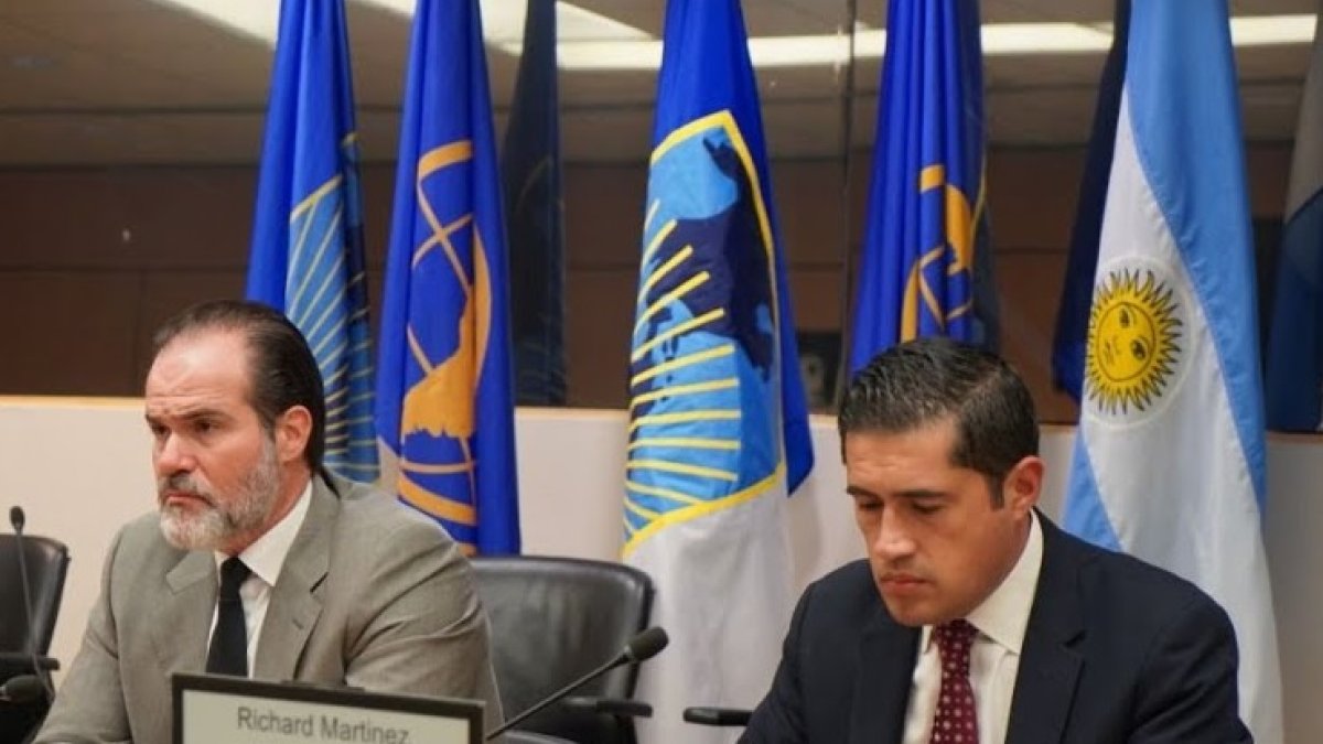 Mauricio Claver-Carone, presidente del BID y Richard Martínez, vicepresidente de Países de la entidad.