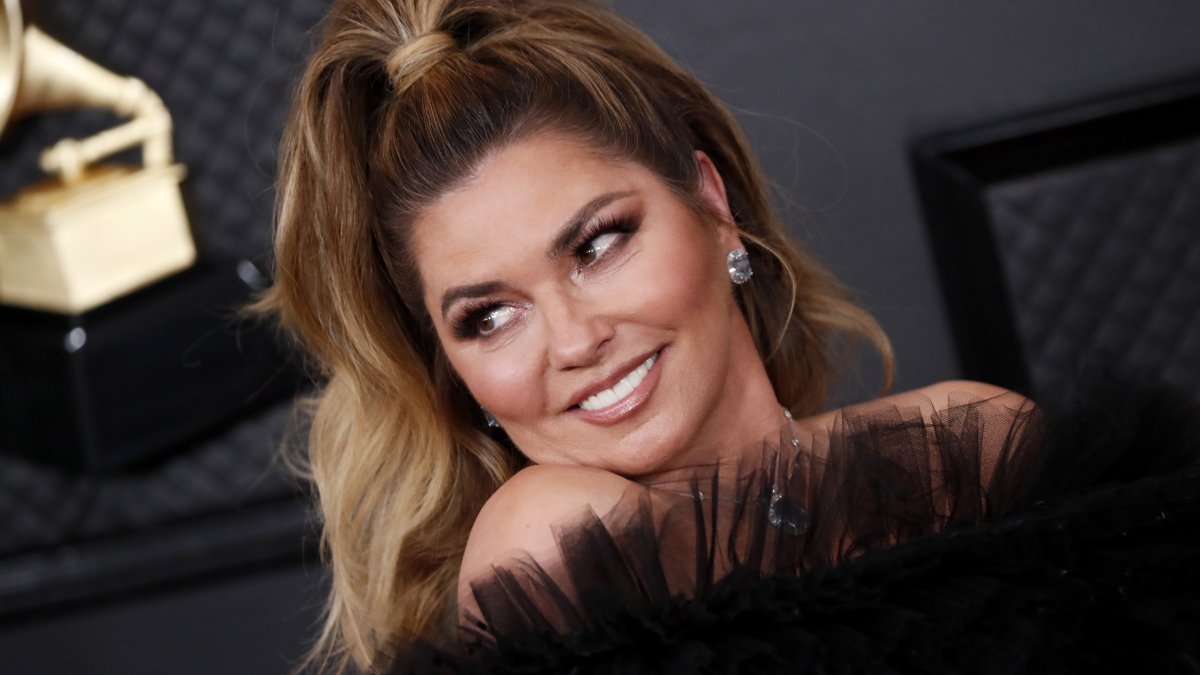 Shania Twain llega a la 62ª ceremonia anual de los premios Grammy en el Staples Center de Los Ángeles en enero de 2020.