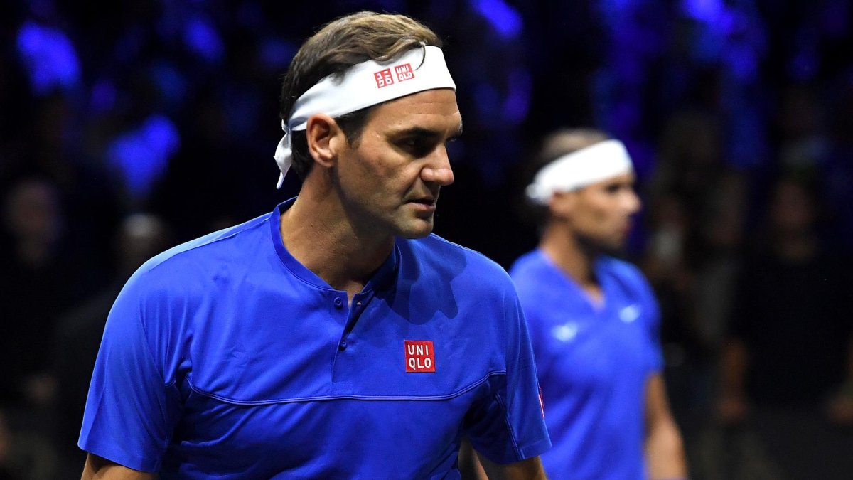 El suizo Roger Federer se despidió de su carrera profesional con derrota ante los estadounidenses Jack Sock y Frances Tiafoe (4-6, 7-6 (2) y 11-9), junto al español Rafael Nadal.