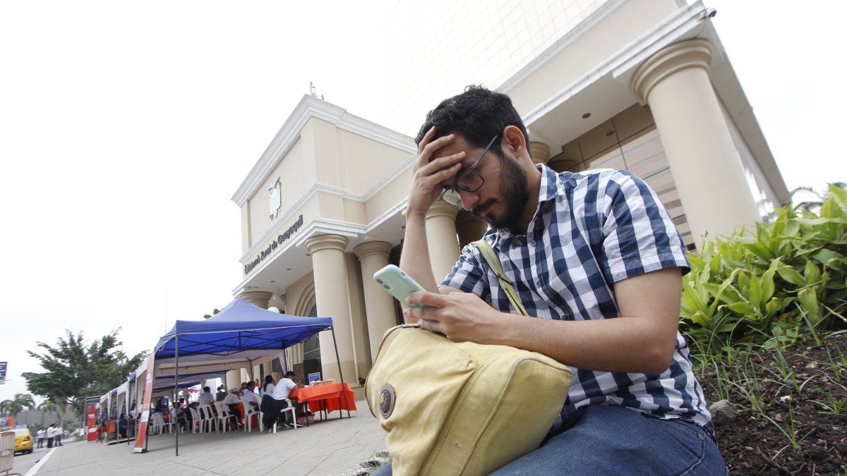 Los deudores de créditos universitarios sienten preocupación por las pocas o nulas facilidades que les ofrecen para saldar sus montos.