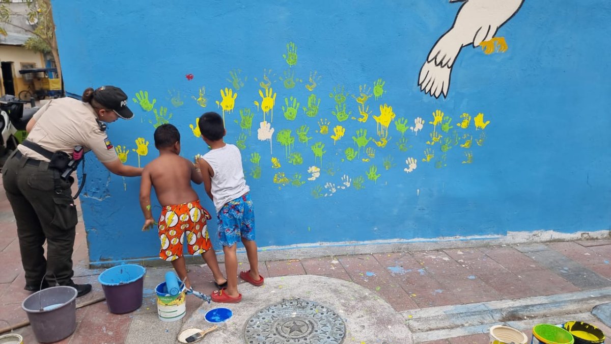 Los niños, acompañados de sus madres participaron de la jornada.
