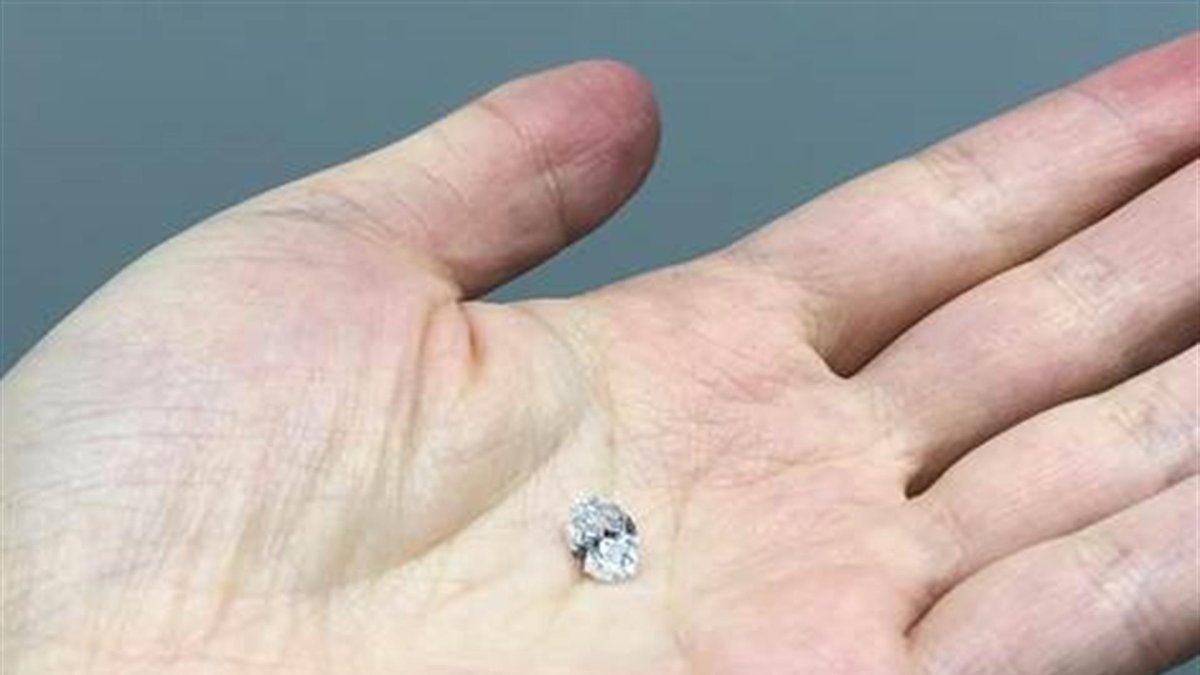 Imagen del diamante de 1,5 quilates usado en el estudio.