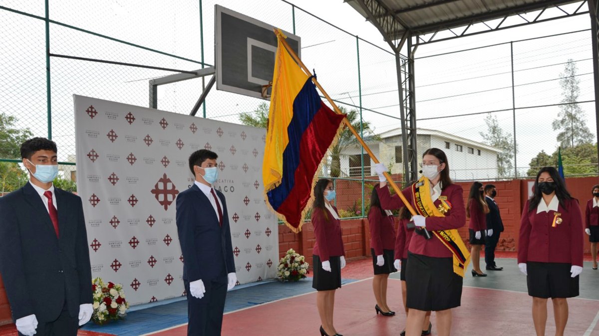 Foto de archivo del Juramento de la Bandera en el colegio Santiago Mayor.
