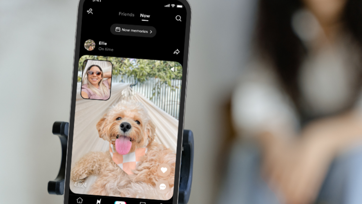 TikTok Now habilita las dos cámaras del teléfono.
