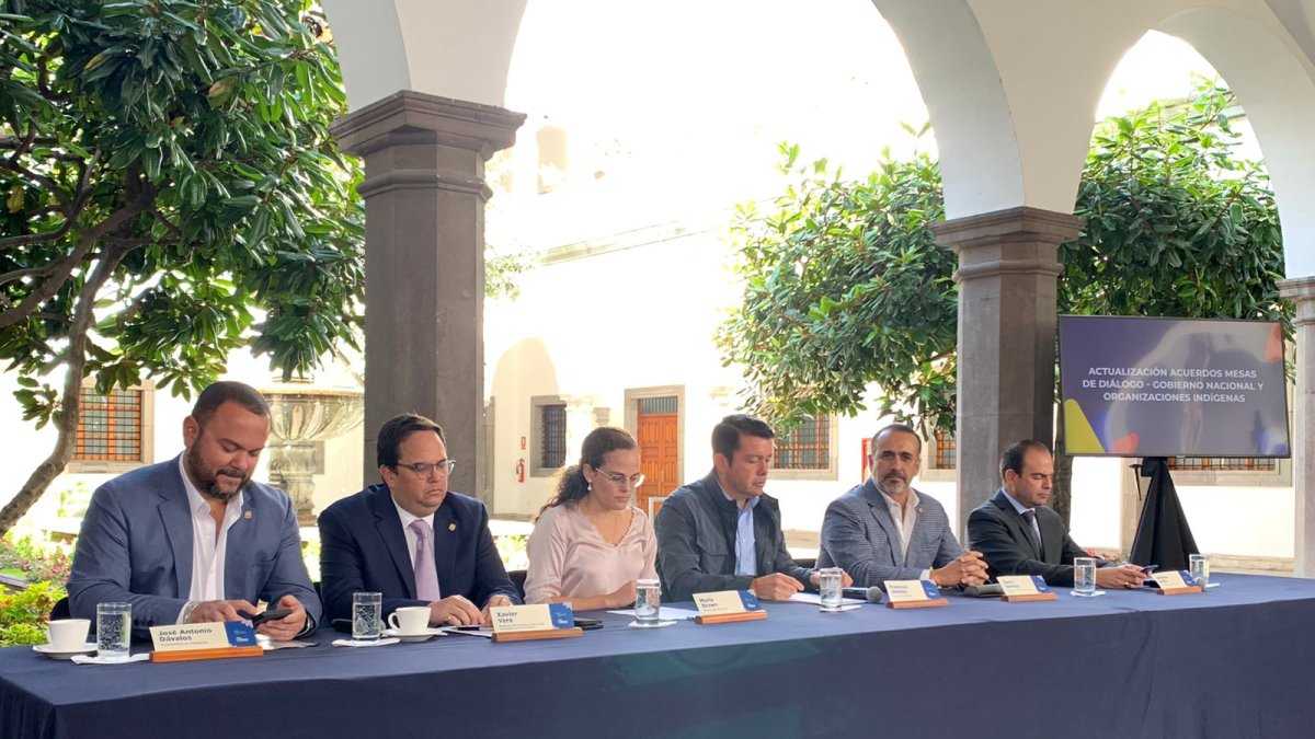 Ministros que han participado del dialogo con la dirigencia indígena en rueda de prensa desde Carondelet.