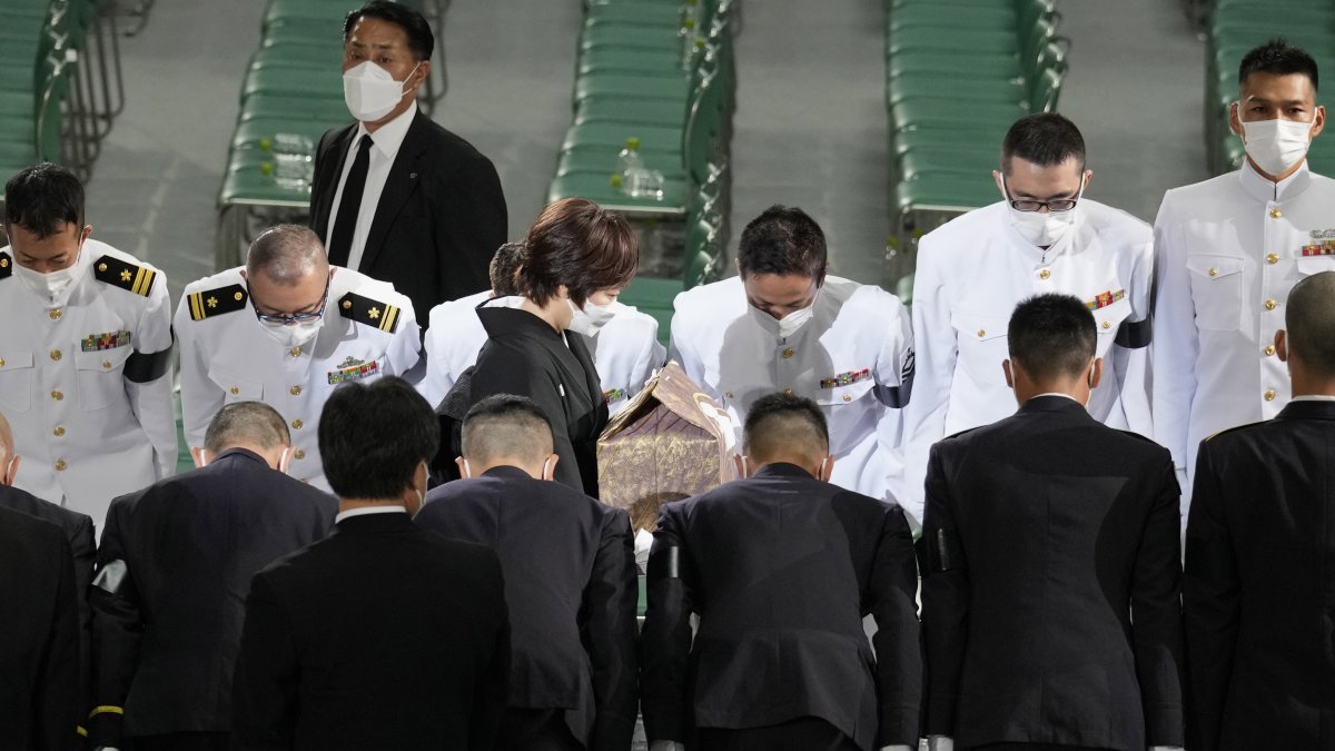 Tokyo. Las exequias empezaron pasadas las 14.00 hora local (5.00 GMT) en el pabellón Nippon Budokan de la capital nipona