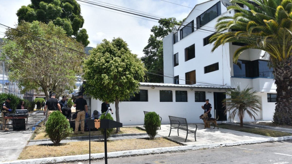 Inmueble. La edificación de cuatro pisos servía de dormitorio para los oficiales instructores.