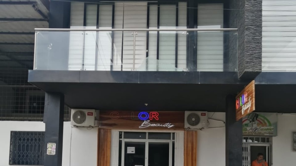 De acuerdo con reportes preliminares, el hecho no ha dejado personas heridas.