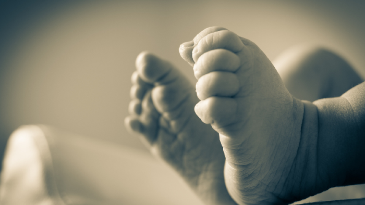 De acuerdo a testigos de la zona, el cuerpo fue hallado alrededor de las 18:30