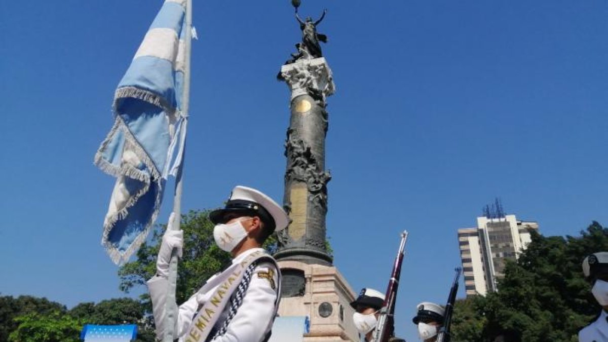 Los desfiles cívicos en distintos puntos de Guayaquil será una de las principales atracciones. 