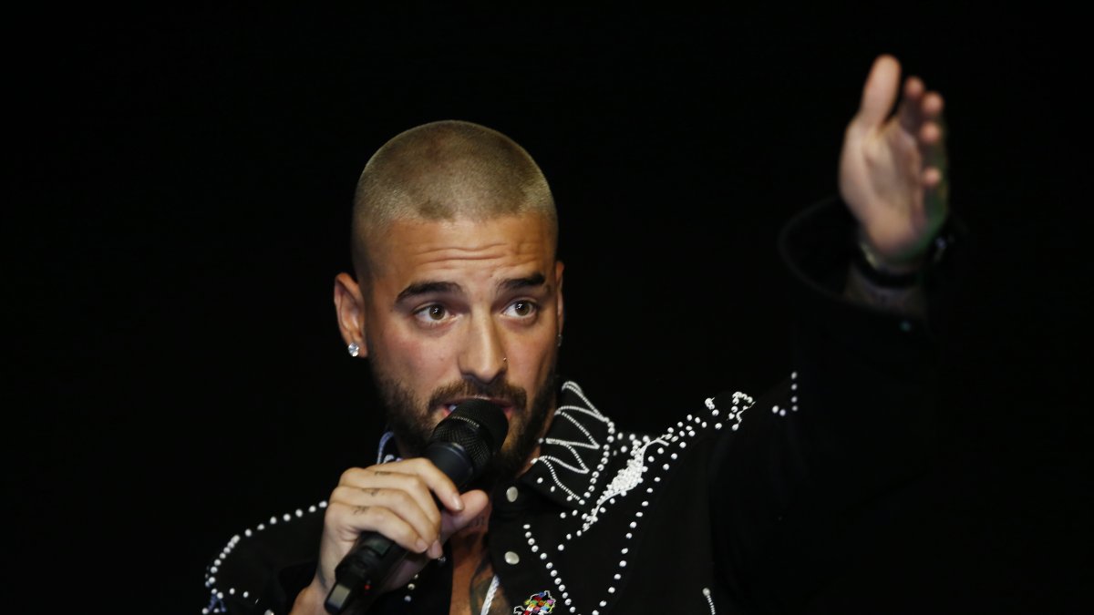 Fotografía de archivo en la que se registró al cantante colombiano Maluma, en Medellín (Colombia).