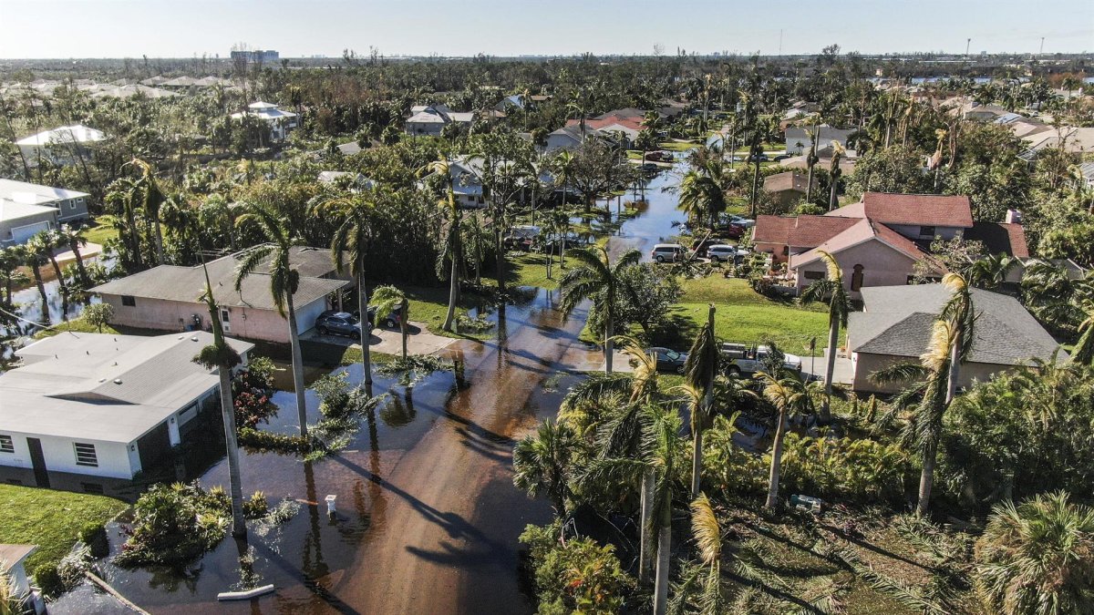 Vista aérea de las inundaciones tras el paso del huracán Ian, en Ft Myers, Florida (EE.UU.), este 30 de septiembre de 2022