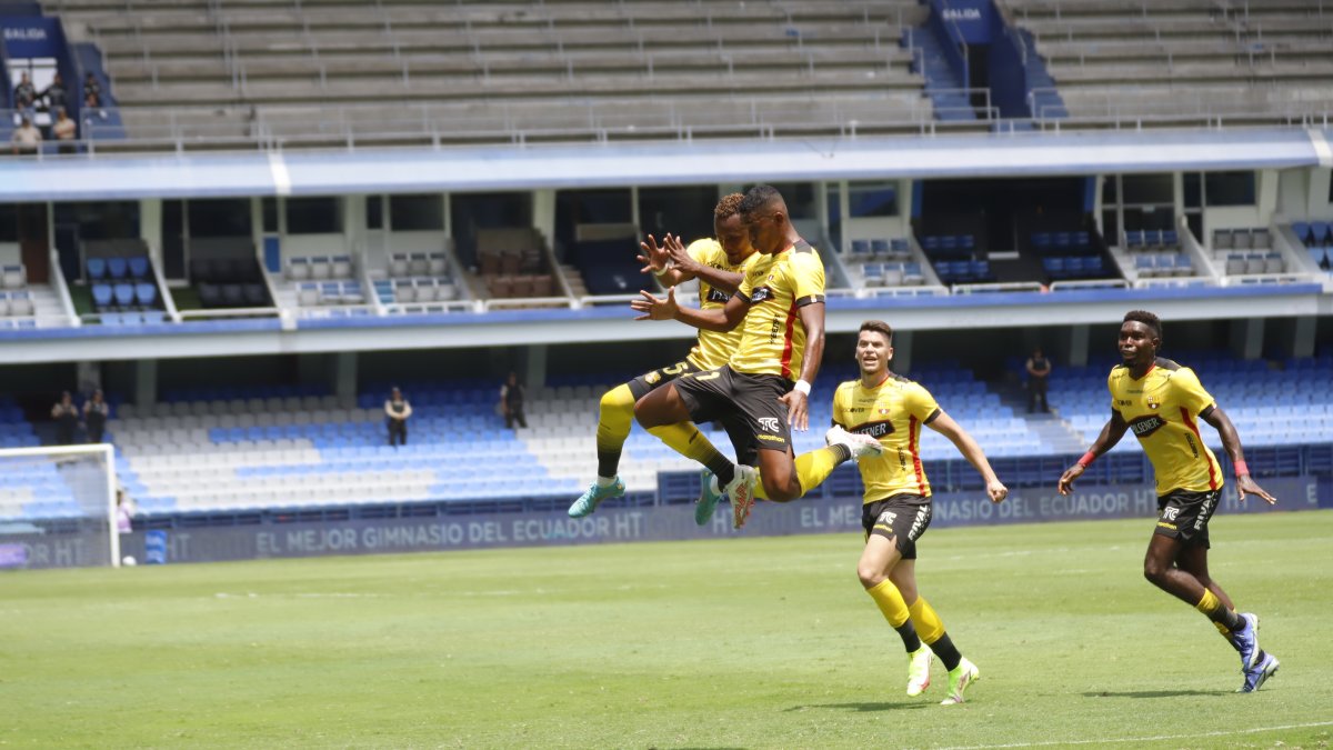 CLASICO EMELEC-BARCELONA, EN EL ESTADIO CAPWELL, 19 DE SEPTIEMBRE DEL 2022- AMELIA ANDRADE Guayaquil-Ecuador Agencia (Ag-ecpreso)