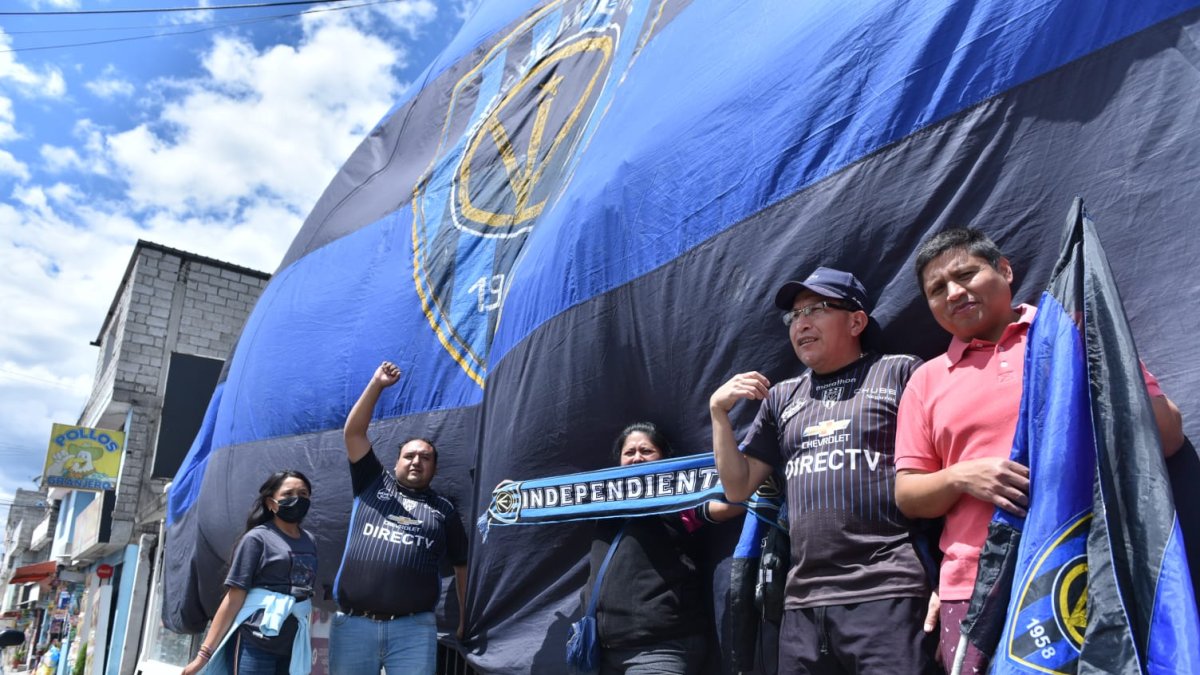 Ambiente en el barrio Selva Alegre en Sangolquí por el partido del independiente por copa Sudaméricana