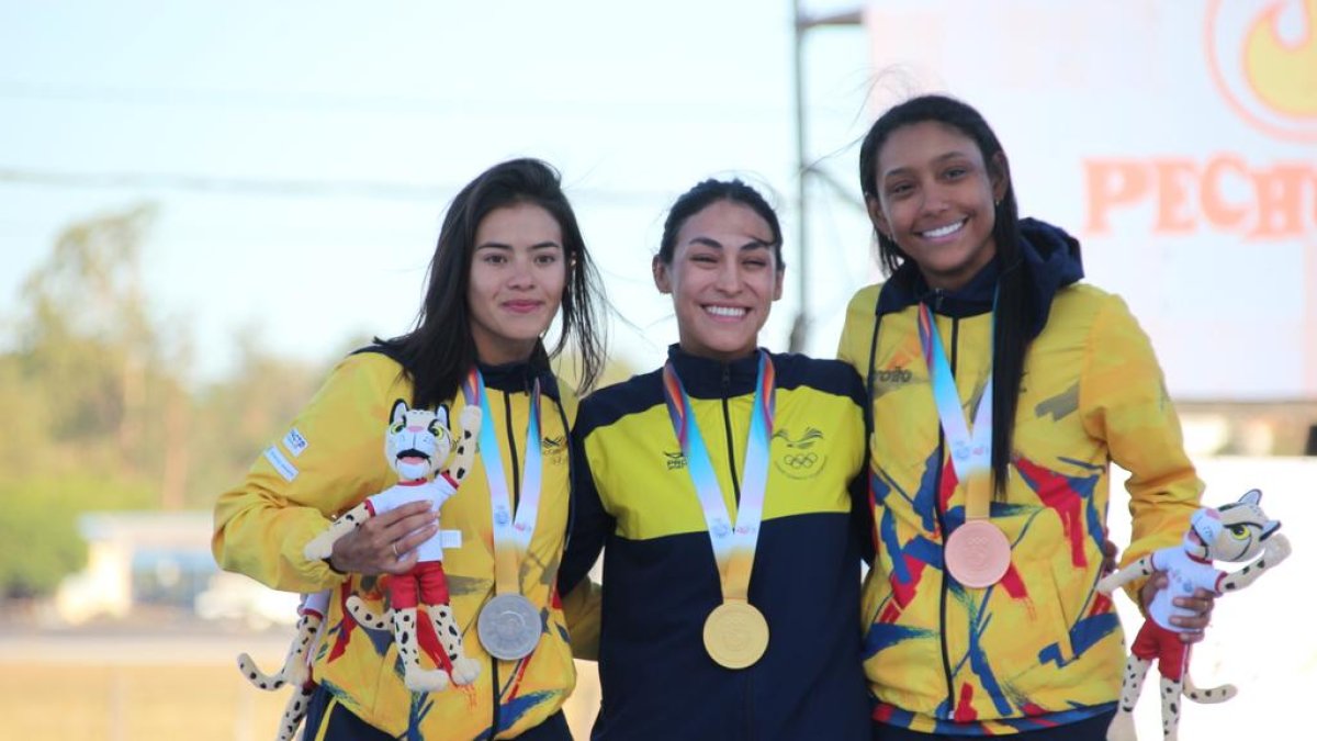 La campeona de los Juegos Mundiales confirmó su hegemonía en el patinaje de velocidad al liderar la prueba de los 1.000 m batería, seguida por colombianas.