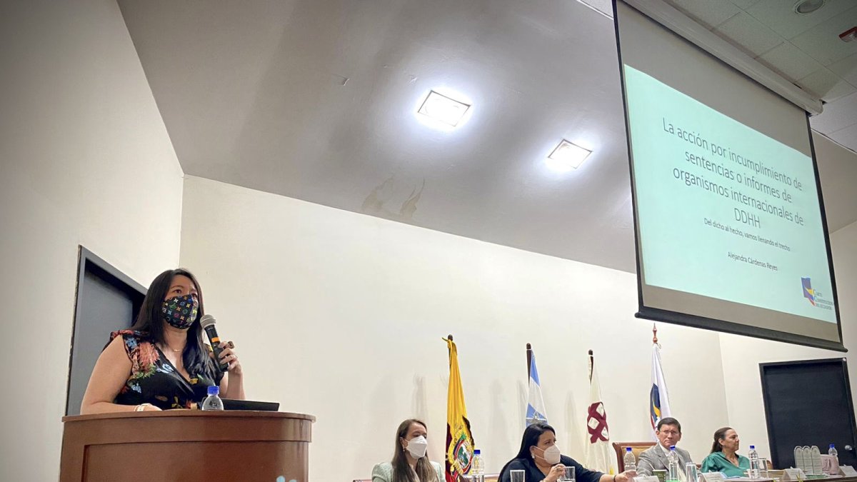 La jueza constitucional Alejandra Cárdenas Reyes en una disertación del Centro de Estudios y Difusión, brazo académico de la Corte Constitucional del Ecuador.