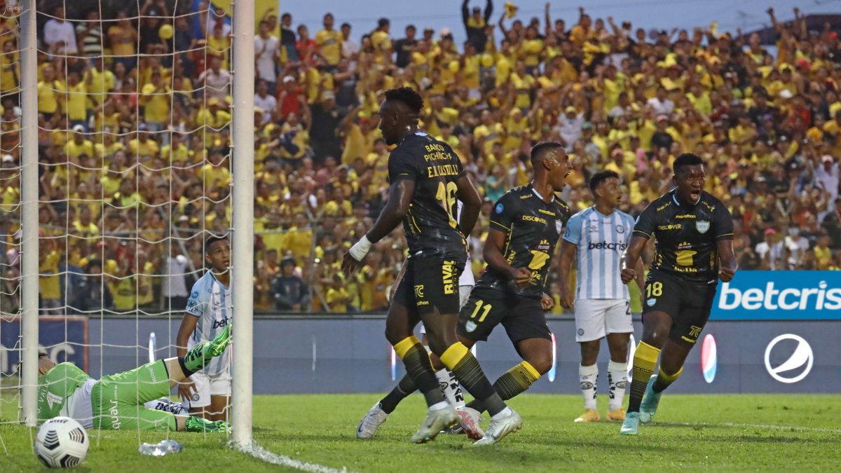 Barcelona será juez en la definición de la segunda etapa. Recibirá al Aucas, que es el principal opcionado