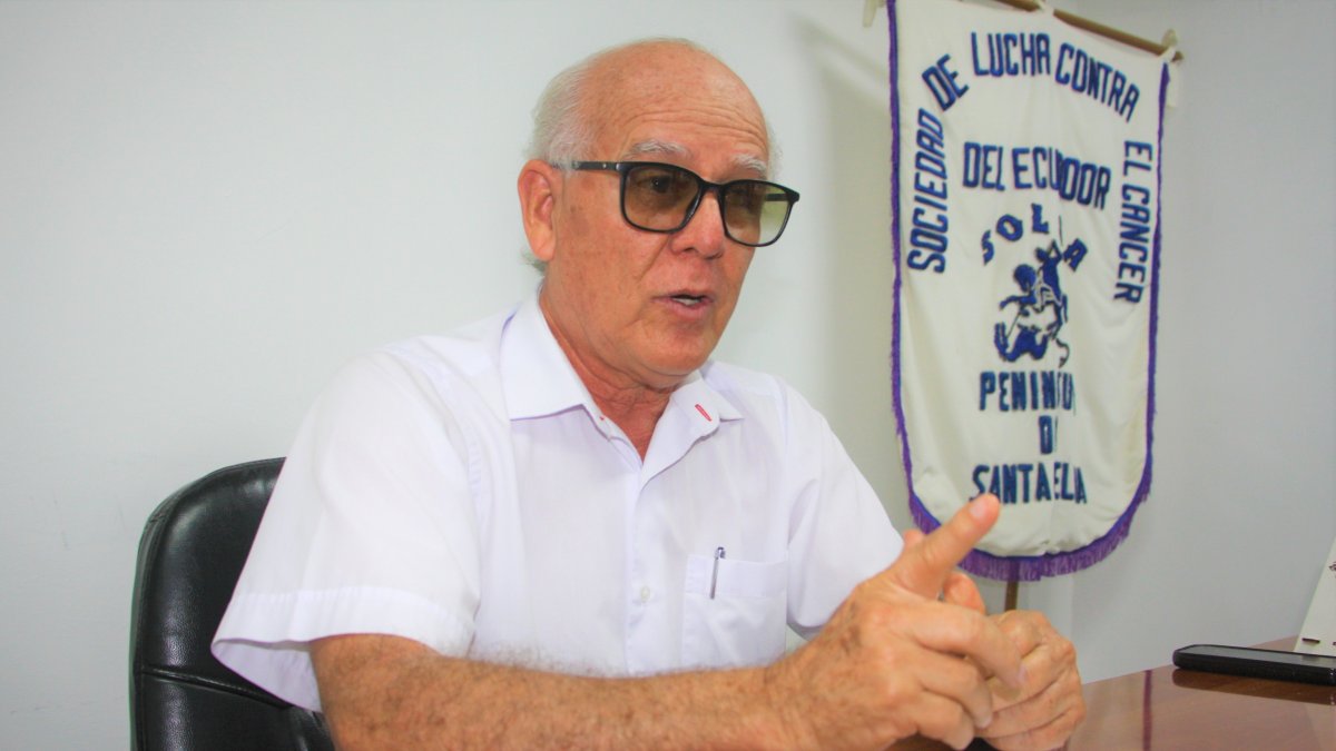 Ingeniero comercial y máster en administración MBA.  Ha sido presidente del Club de Leones Salinas Costa Azul, y miembro de algunos sectores profesionales y sociales de la provincia de Santa Elena.