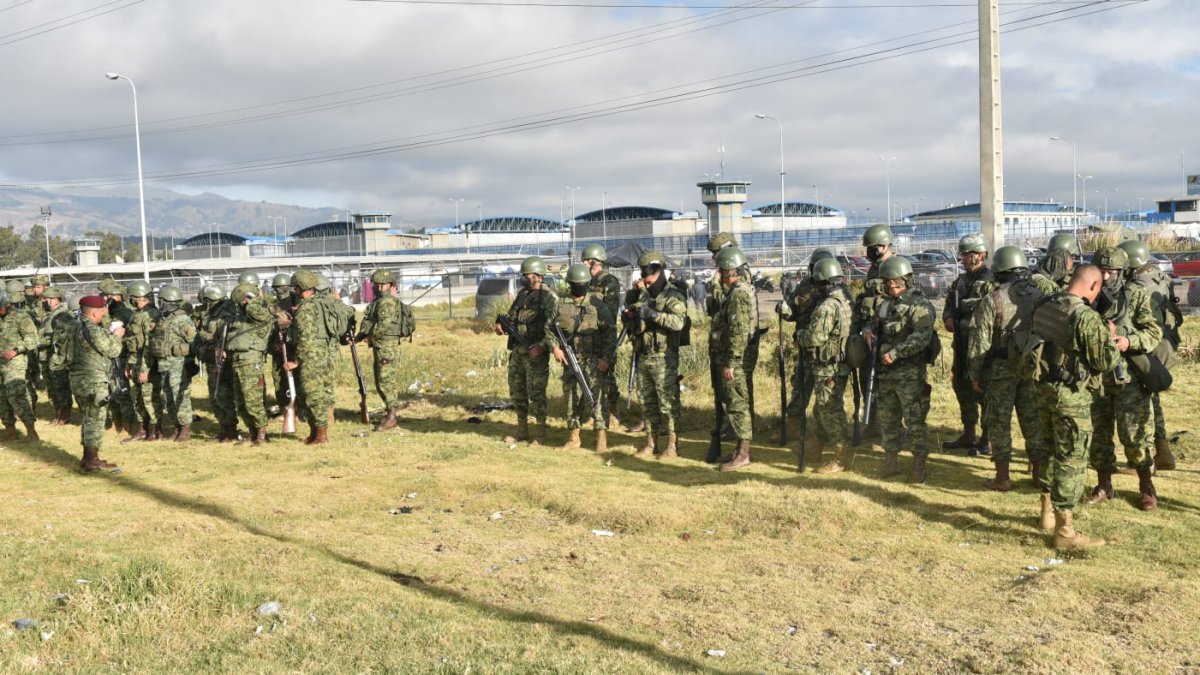 Militares refuerzan la cárcel de Cotopaxi