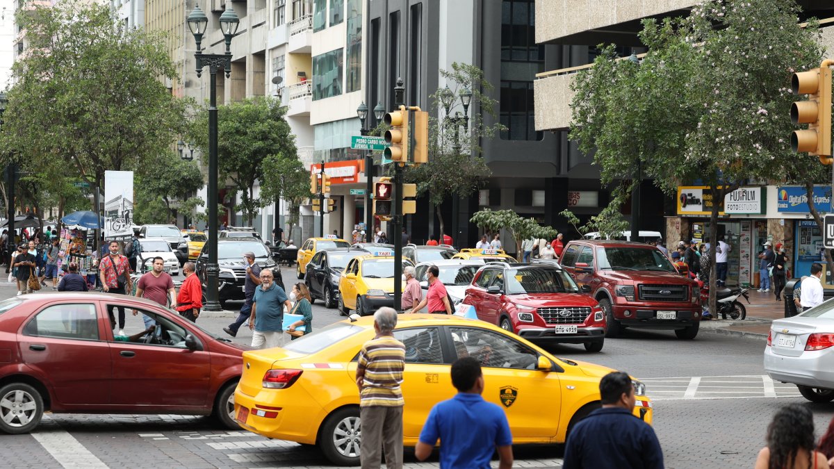 Menos carros y más espacio para el peatón pueda recorrer el centro de la ciudad, es lo que quiere la ciudadanía.