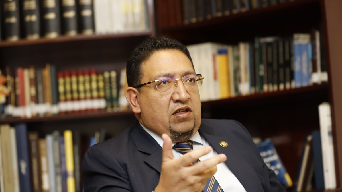 En su visita a Guayaquil por sus fiestas de Independencia, el presidente de la Asamblea visita a EXPRESO.