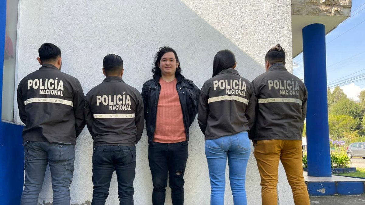 El sujeto solía recibir dinero de sus padres para mantener su vida en la clandestinidad.