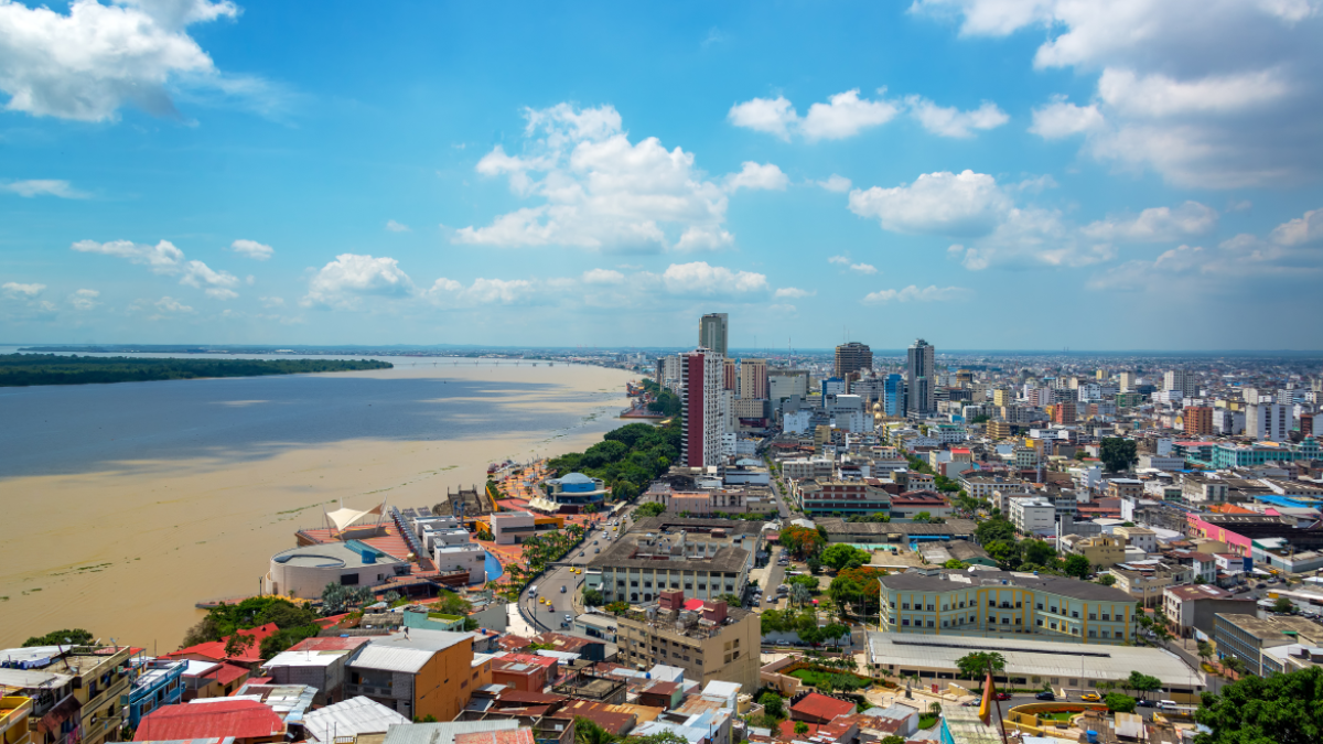 Extranjeros han generado apego por la Perla del Pacífico que han desarrollado costumbres autóctonas de la ciudad.