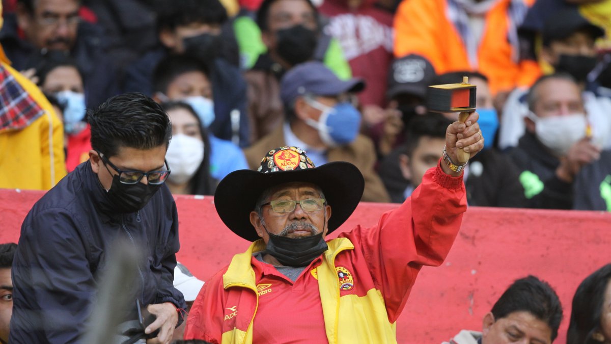 Los hinchas de Aucas quieren ver campeón a su equipo y hoy los acompañarán en Chillogallo.