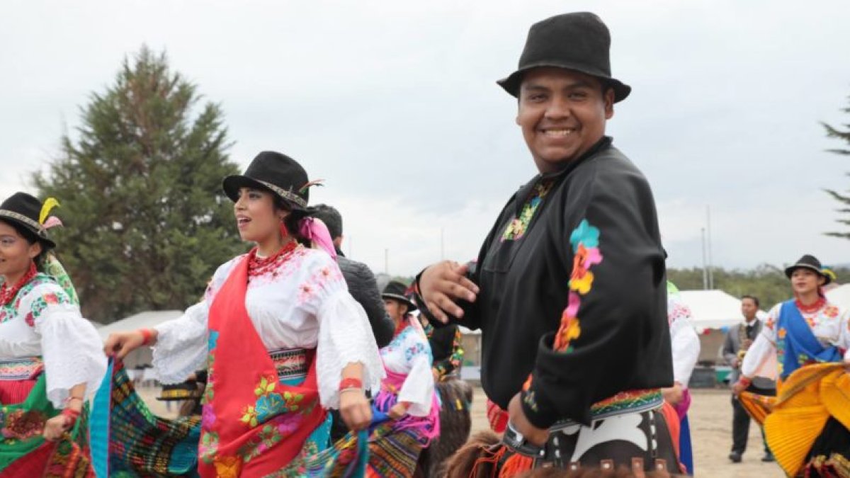 Evento. Varios grupos de danza se presentaron durante el pregón.