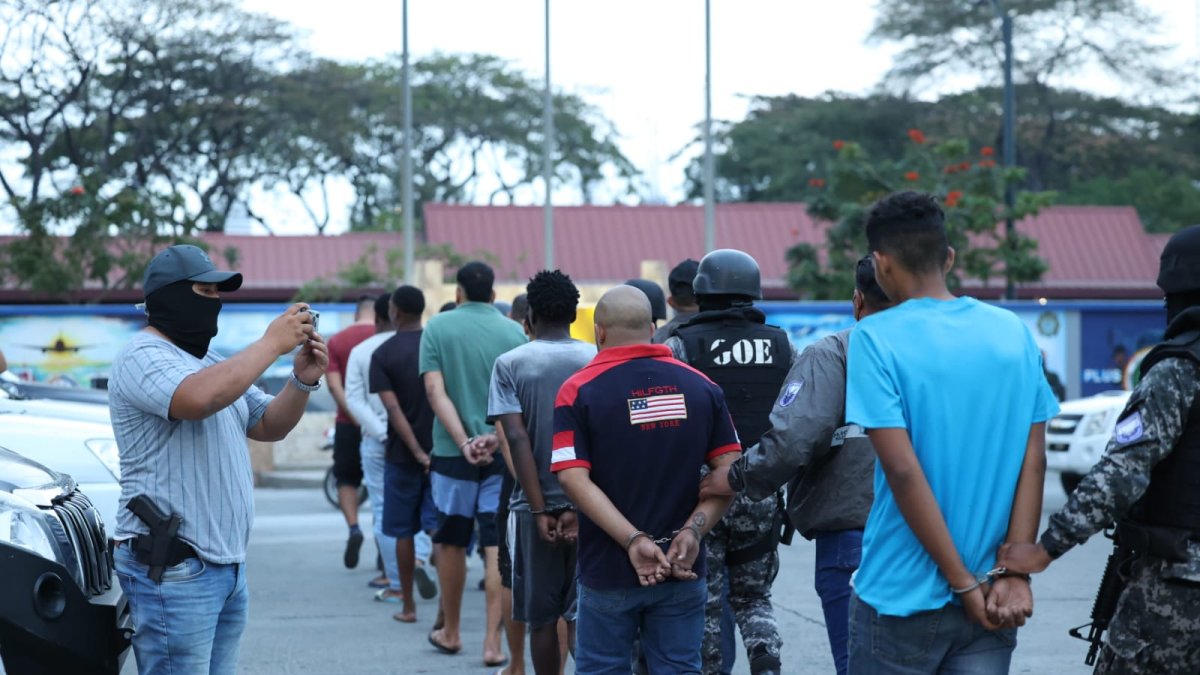 La Policía está determinando si las personas implicadas pertenecen a alguna organización delictiva.