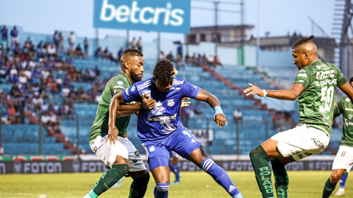 Emelec aún no anota goles en Quevedo.