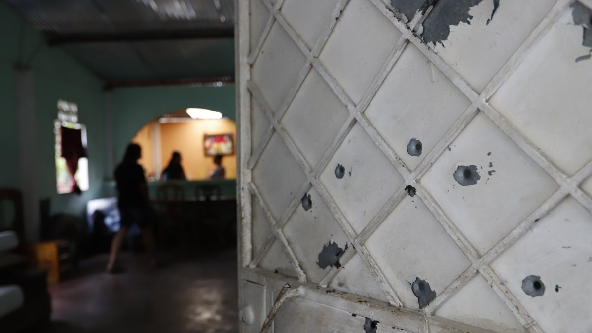 Un adolescente, de 14 años, hijo de dos de los fallecidos también resultó herido de bala