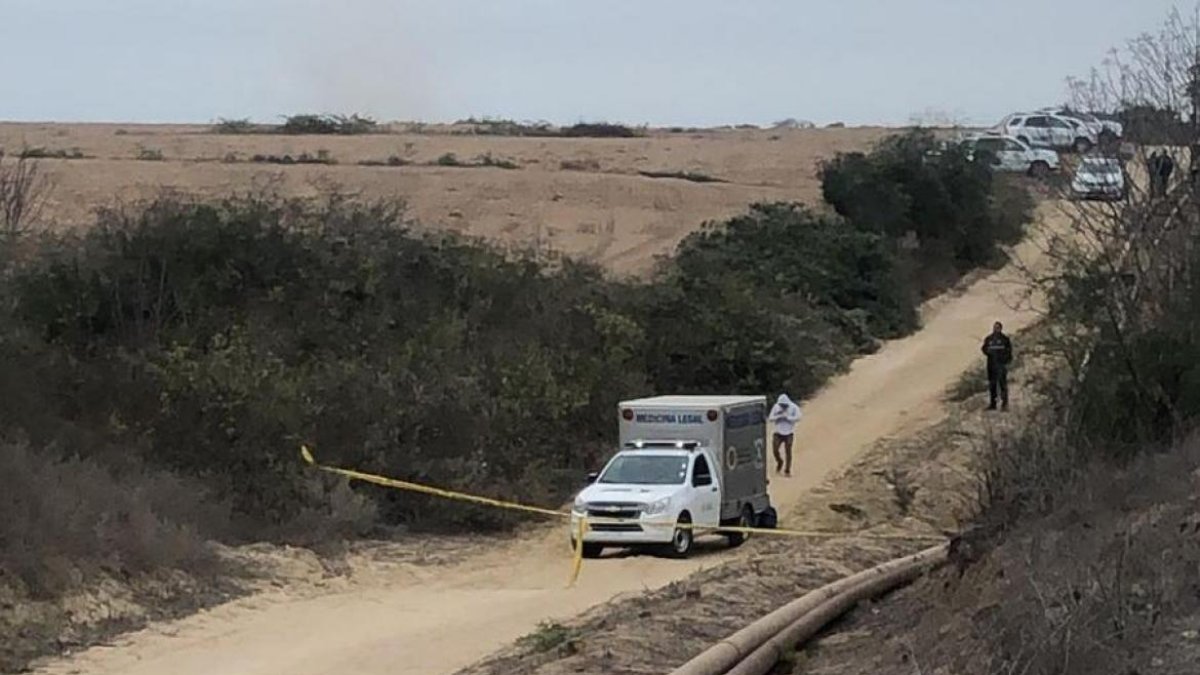 Personal de Medicina Legal acudió hasta el punto para el levantamiento del cadáver.