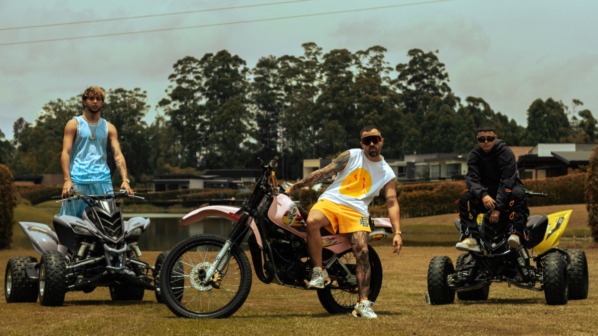 Mike Bahía junto a Dekko y Keityn