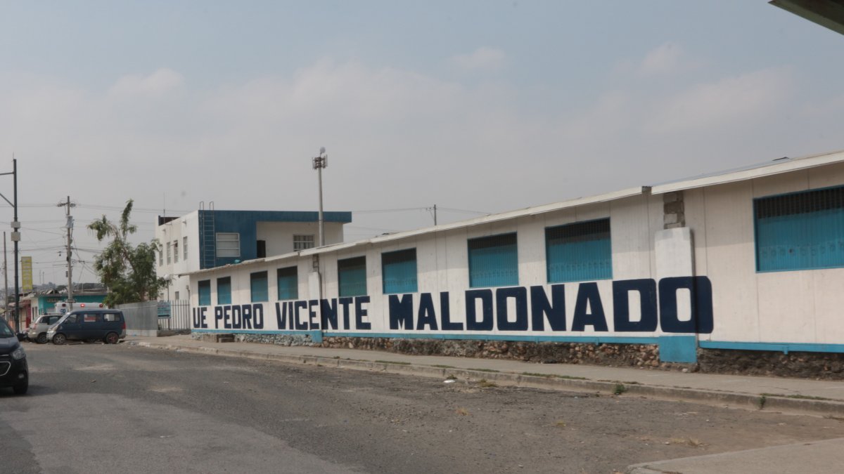 La Unidad Educativa Pedro Vicente Maldonado es uno de los planteles ubicados en Socio Vivienda 2, donde las clases presenciales están suspendidas.