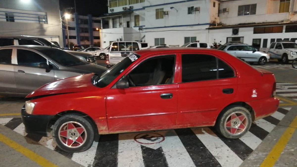 El vehículo fue recuperado a varias cuadras de donde fue robado, pero ingresó a la Policía Judicial como evidencia del delito.